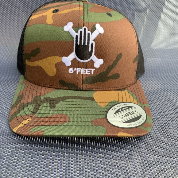 6’FEET Camo Cap With Black Hand On Black Cross Bones - Picture 4 of 11
